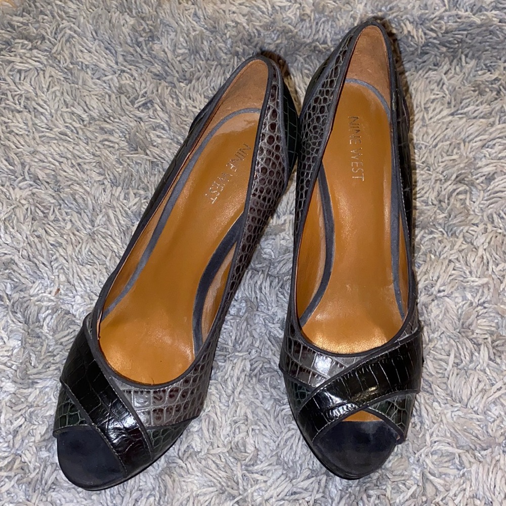 Grey and Black Nine West Pump